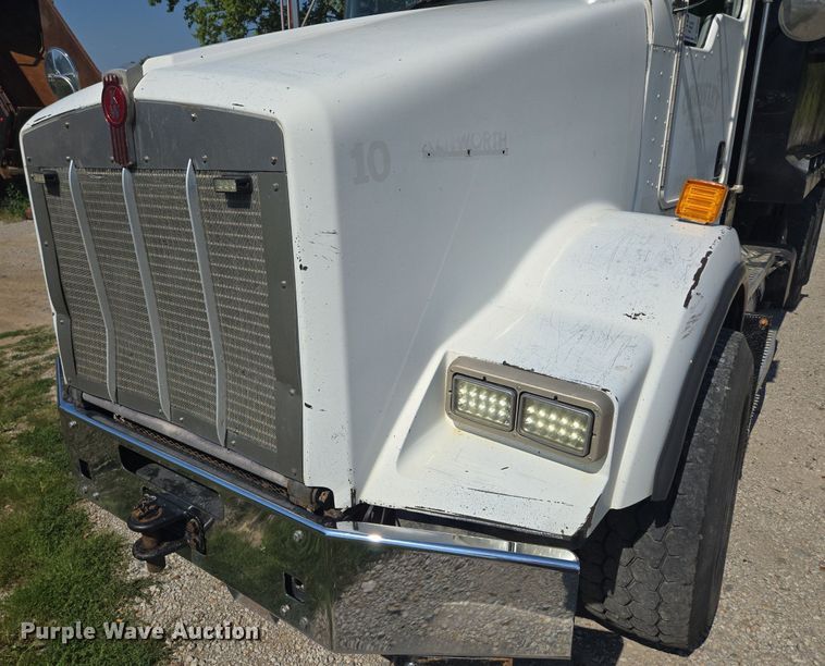 image for item DT7757 2010 Kenworth T800 dump truck