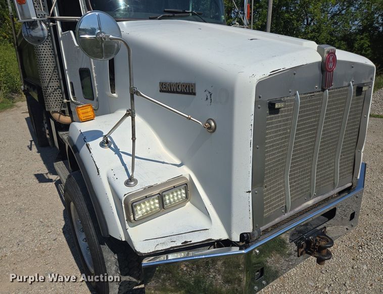 image for item DT7757 2010 Kenworth T800 dump truck