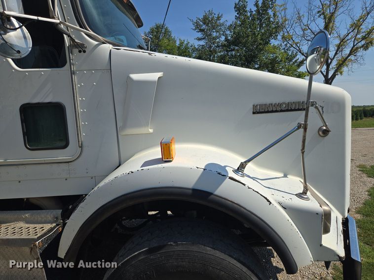 image for item DT7757 2010 Kenworth T800 dump truck