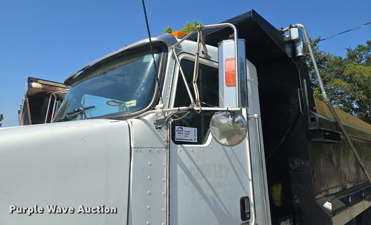 image for item DT7757 2010 Kenworth T800 dump truck