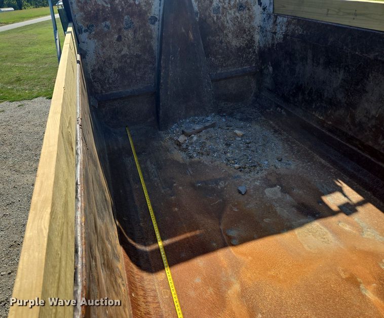 image for item DT7757 2010 Kenworth T800 dump truck