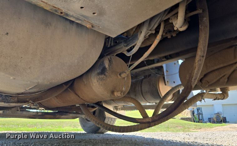 image for item DT7757 2010 Kenworth T800 dump truck