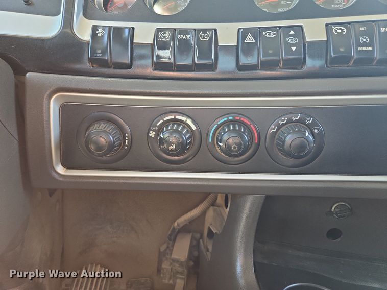 image for item DT7757 2010 Kenworth T800 dump truck