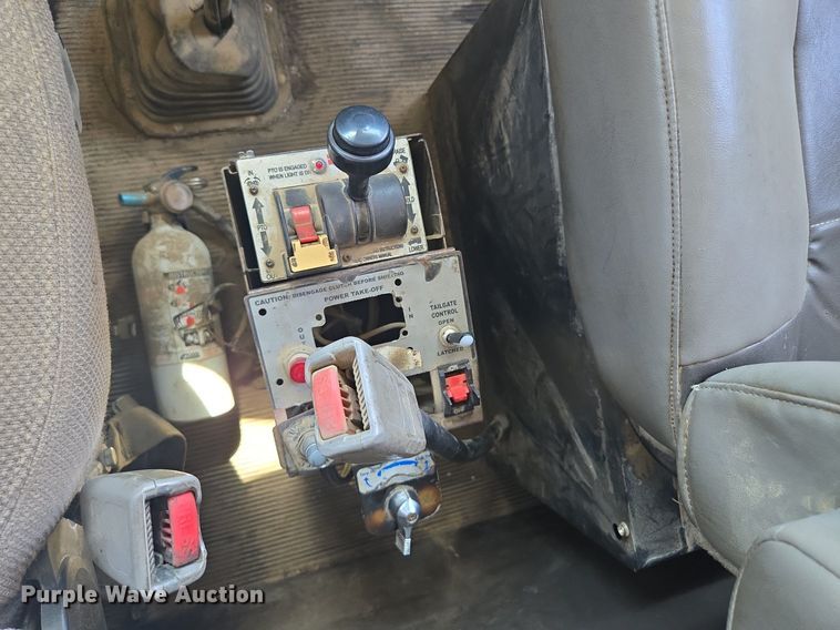 image for item DT7757 2010 Kenworth T800 dump truck