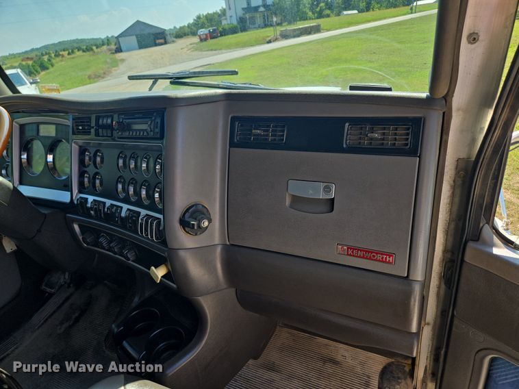 image for item DT7757 2010 Kenworth T800 dump truck