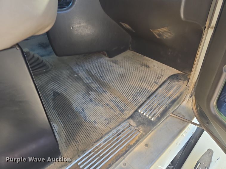 image for item DT7757 2010 Kenworth T800 dump truck