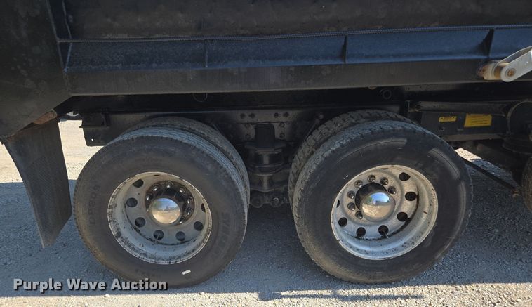 image for item DT7757 2010 Kenworth T800 dump truck