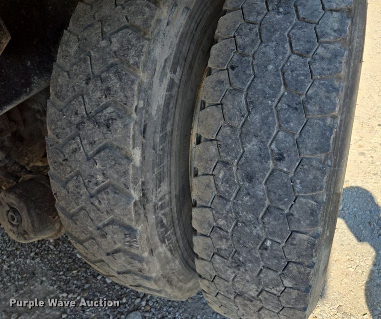 image for item DT7757 2010 Kenworth T800 dump truck