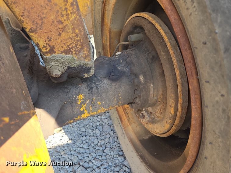 image for item DT7761 1968 Caterpillar 922B wheel loader