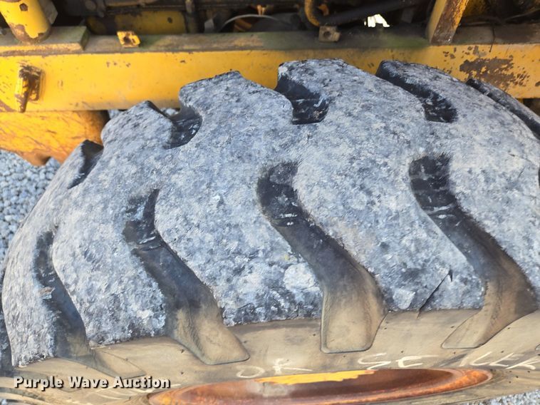 image for item DT7761 1968 Caterpillar 922B wheel loader