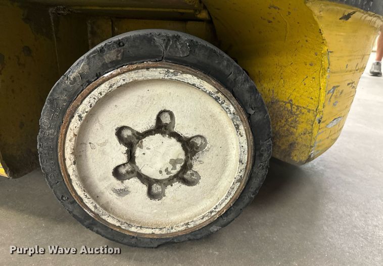 image for item DV2769 Yale ERC065RGN48TE084 forklift