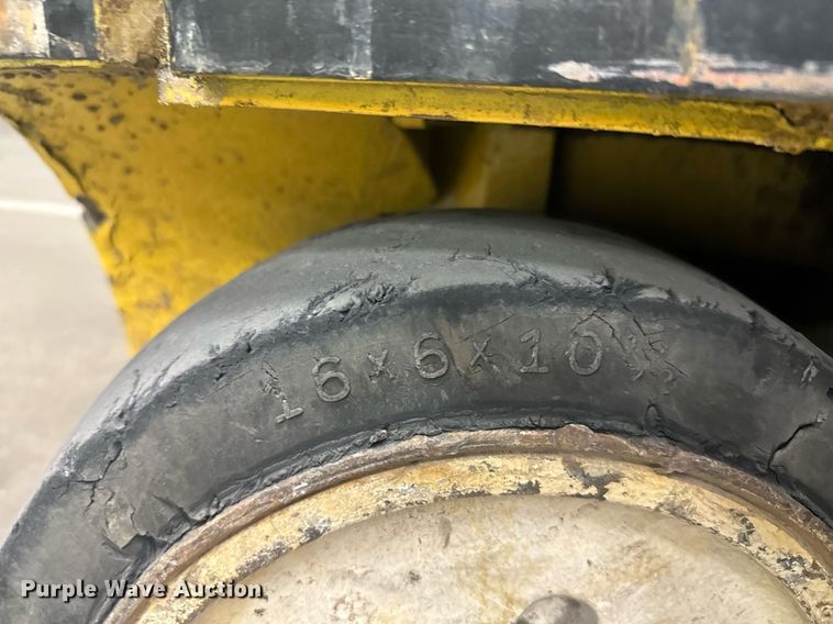 image for item DV2769 Yale ERC065RGN48TE084 forklift