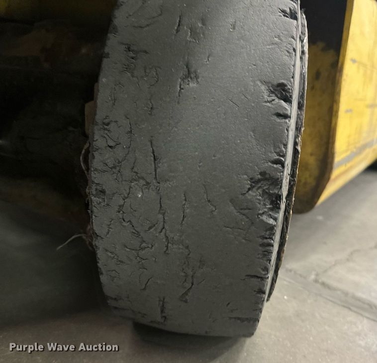 image for item DV2769 Yale ERC065RGN48TE084 forklift