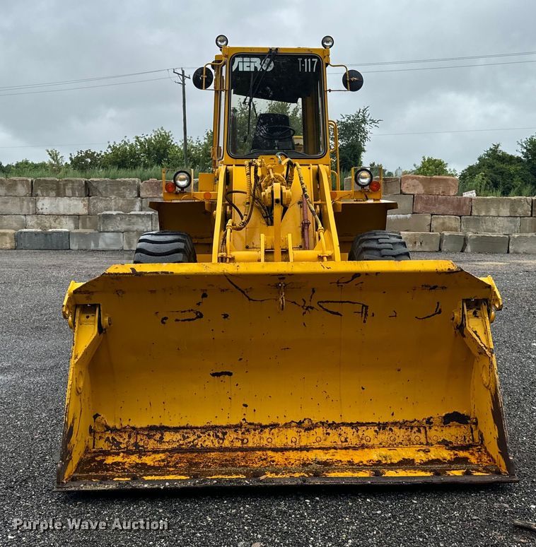 image for item DV5839 1987 Trojan  1900Z wheel loader