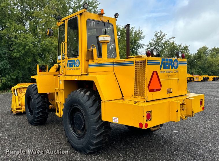 image for item DV5839 1987 Trojan  1900Z wheel loader