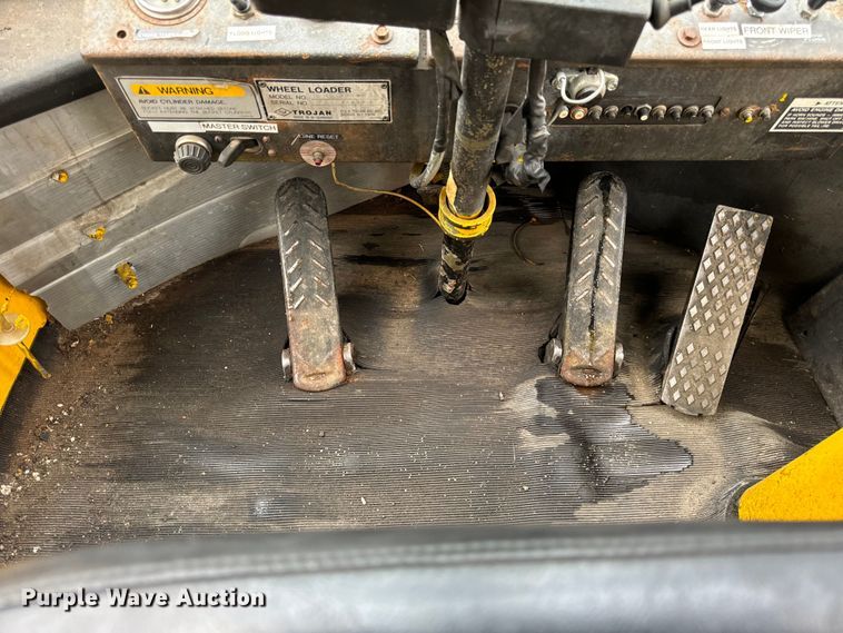 image for item DV5839 1987 Trojan  1900Z wheel loader