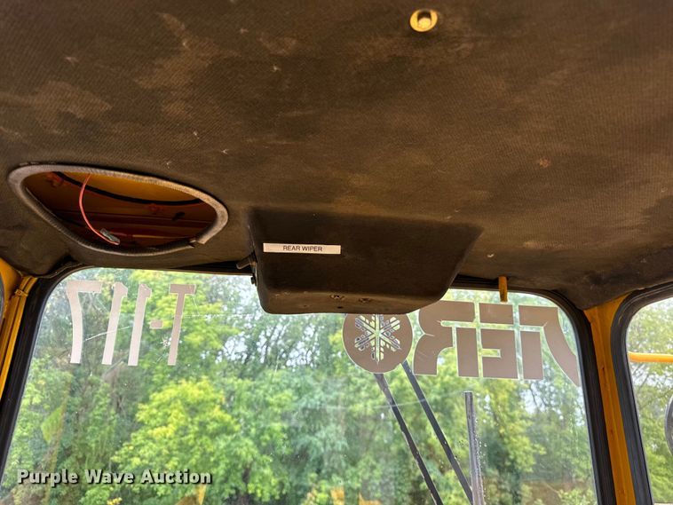 image for item DV5839 1987 Trojan  1900Z wheel loader