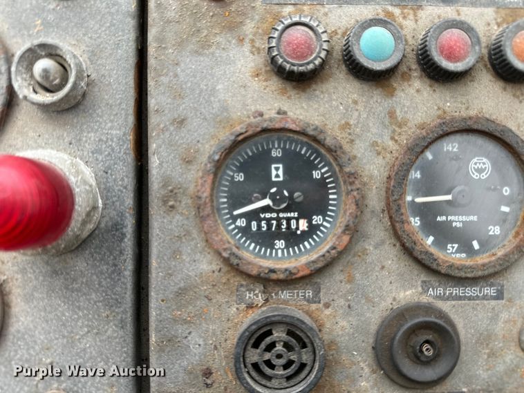 image for item DV5839 1987 Trojan  1900Z wheel loader