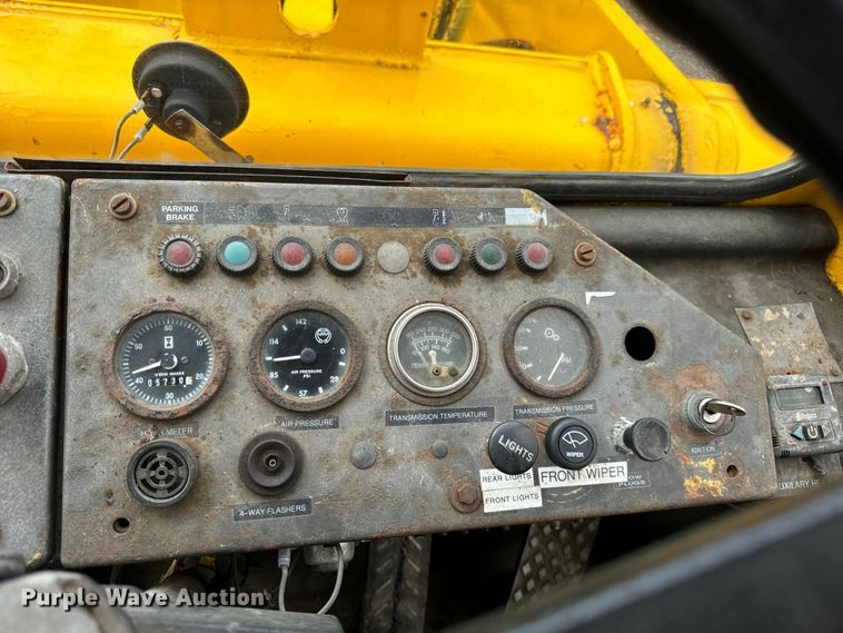 image for item DV5839 1987 Trojan  1900Z wheel loader