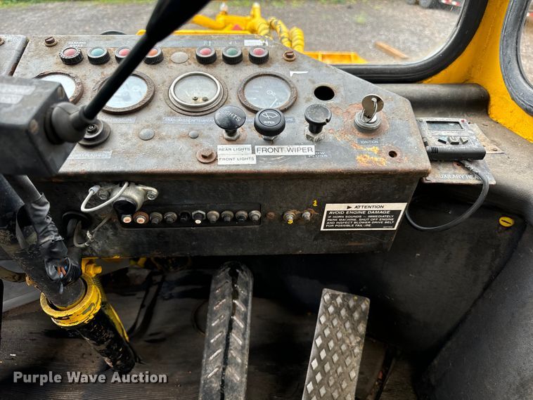 image for item DV5839 1987 Trojan  1900Z wheel loader