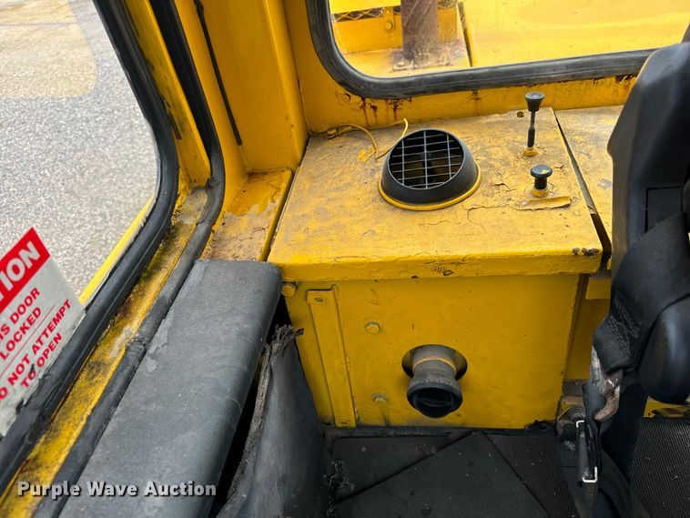 image for item DV5839 1987 Trojan  1900Z wheel loader