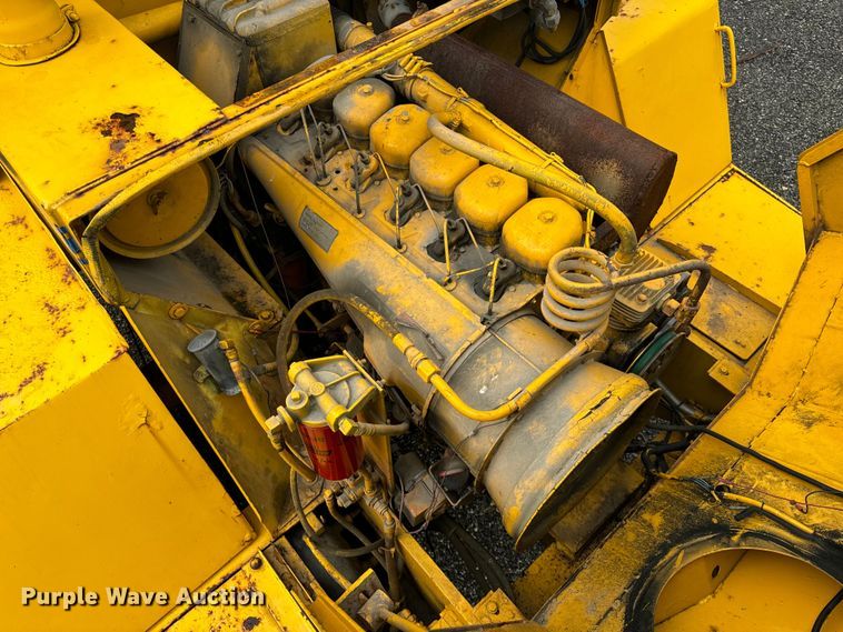 image for item DV5839 1987 Trojan  1900Z wheel loader