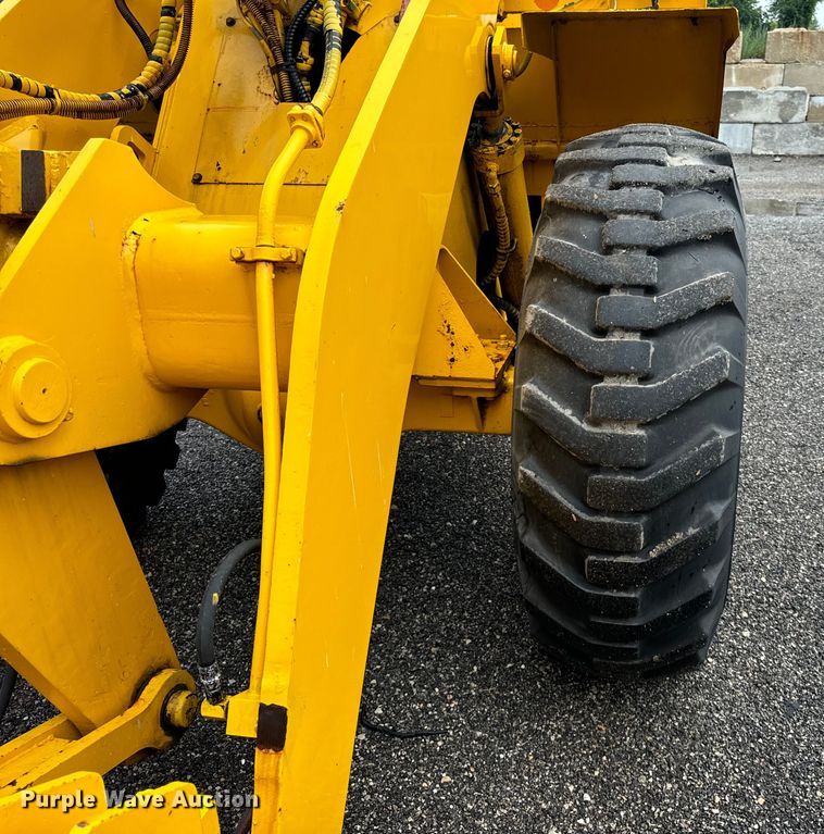 image for item DV5839 1987 Trojan  1900Z wheel loader