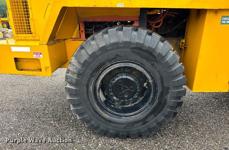 image for item DV5839 1987 Trojan  1900Z wheel loader