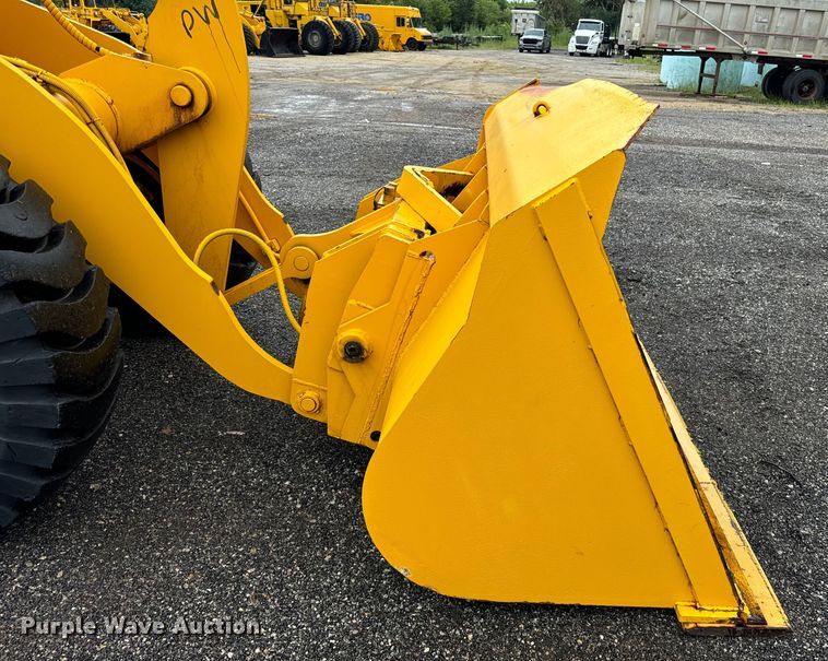 image for item DV5843 1987 Trojan  1500Z wheel loader