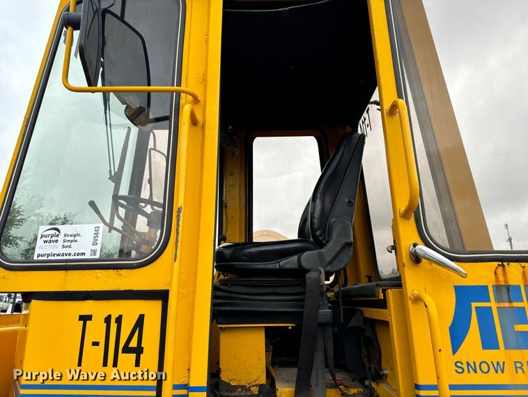 image for item DV5843 1987 Trojan  1500Z wheel loader