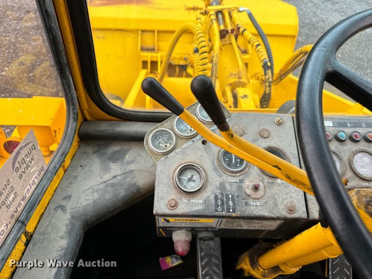 image for item DV5843 1987 Trojan  1500Z wheel loader