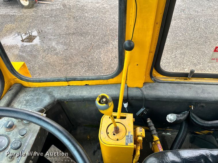 image for item DV5843 1987 Trojan  1500Z wheel loader