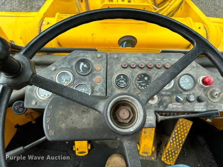 image for item DV5845 1990 Trojan  1900Z wheel loader