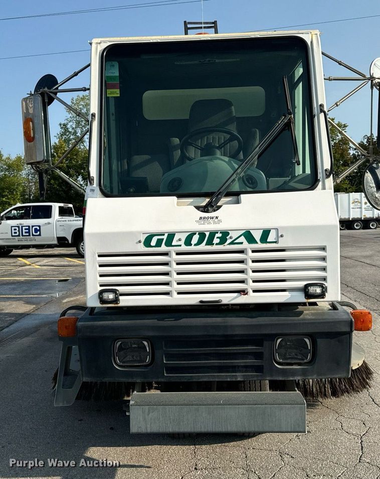 image for item DV5907 2015 Global  MX3 street sweeper 
