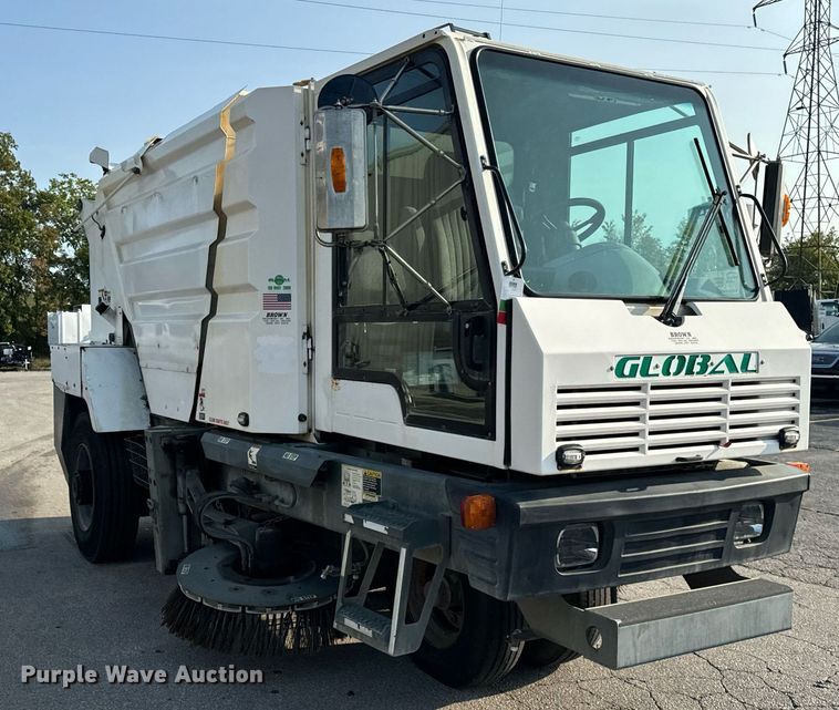 image for item DV5907 2015 Global  MX3 street sweeper 