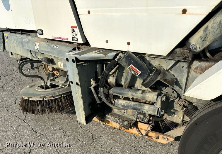 image for item DV5907 2015 Global  MX3 street sweeper 