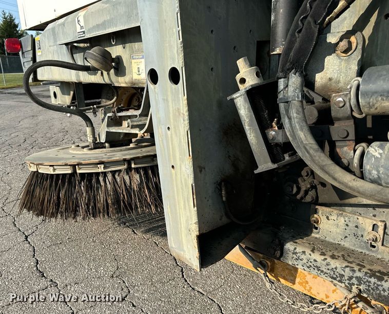 image for item DV5907 2015 Global  MX3 street sweeper 