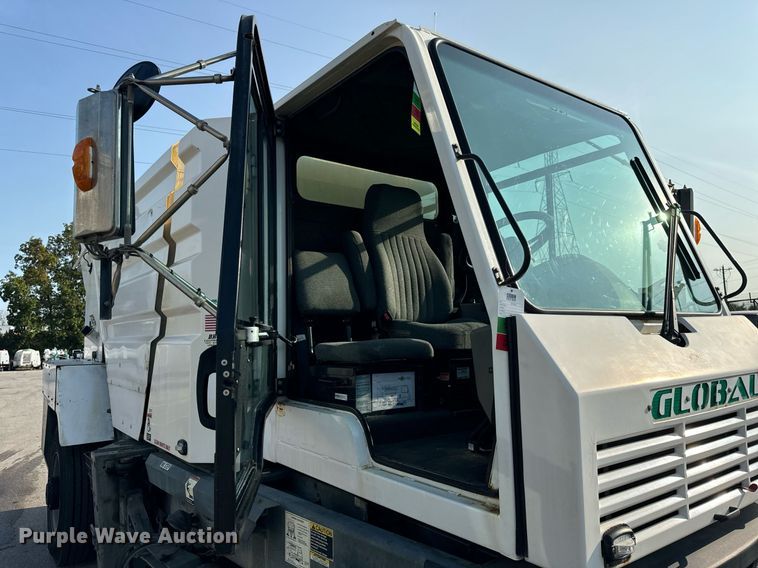 image for item DV5907 2015 Global  MX3 street sweeper 