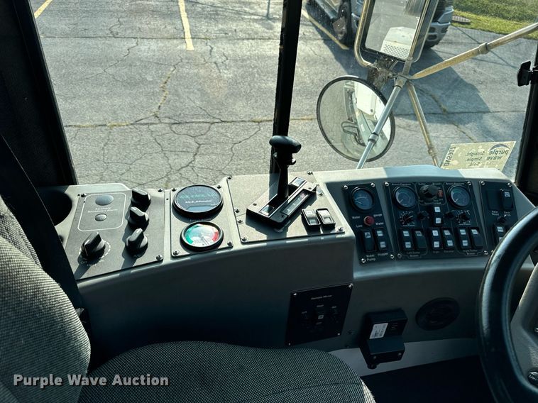 image for item DV5907 2015 Global  MX3 street sweeper 