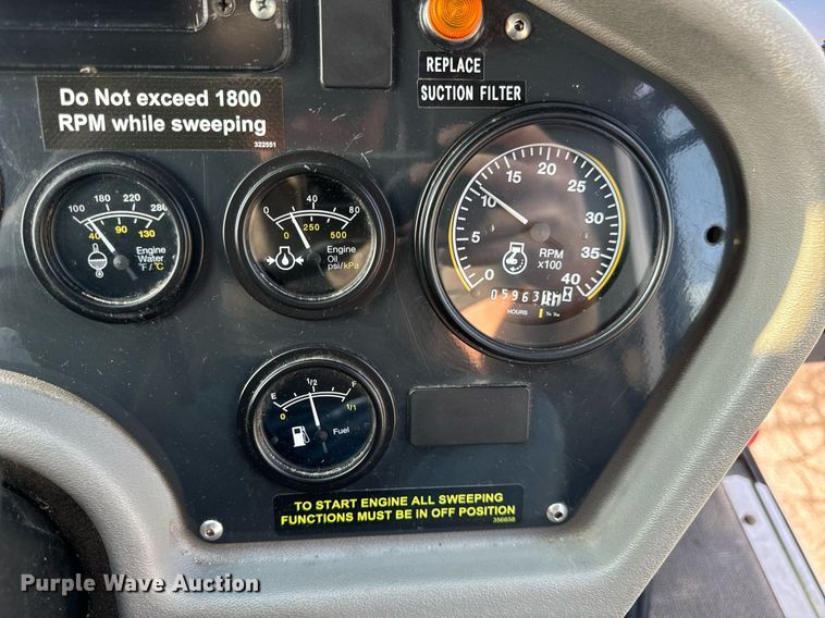 image for item DV5907 2015 Global  MX3 street sweeper 