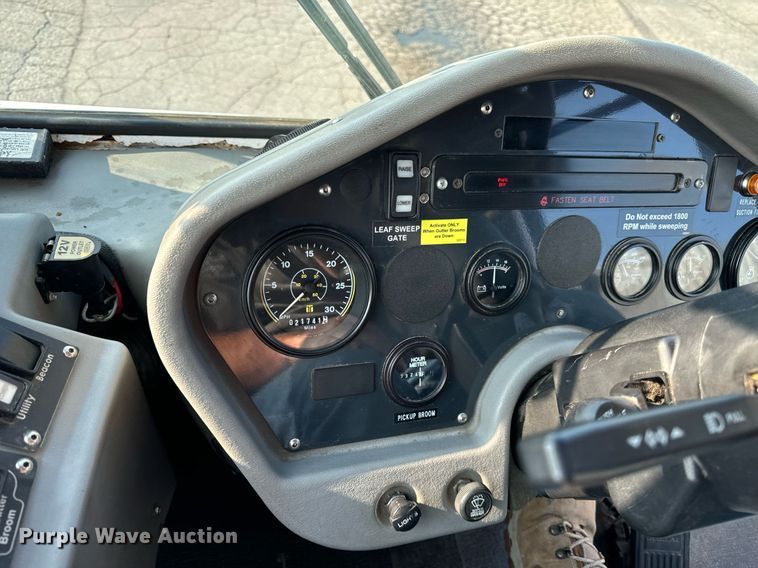 image for item DV5907 2015 Global  MX3 street sweeper 