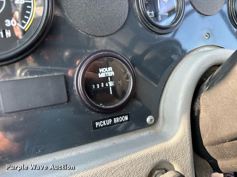 image for item DV5907 2015 Global  MX3 street sweeper 