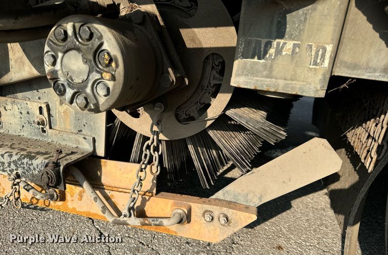 image for item DV5907 2015 Global  MX3 street sweeper 