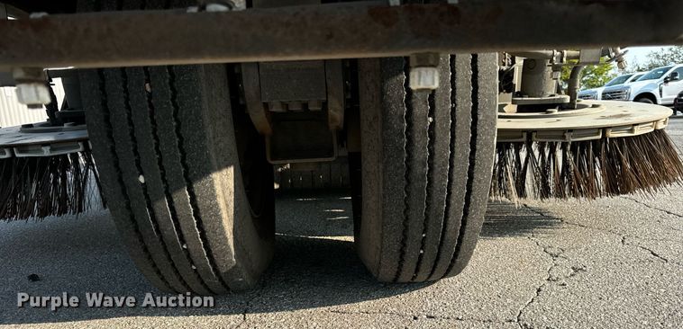 image for item DV5907 2015 Global  MX3 street sweeper 