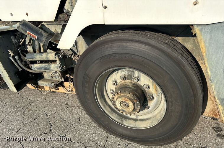 image for item DV5907 2015 Global  MX3 street sweeper 