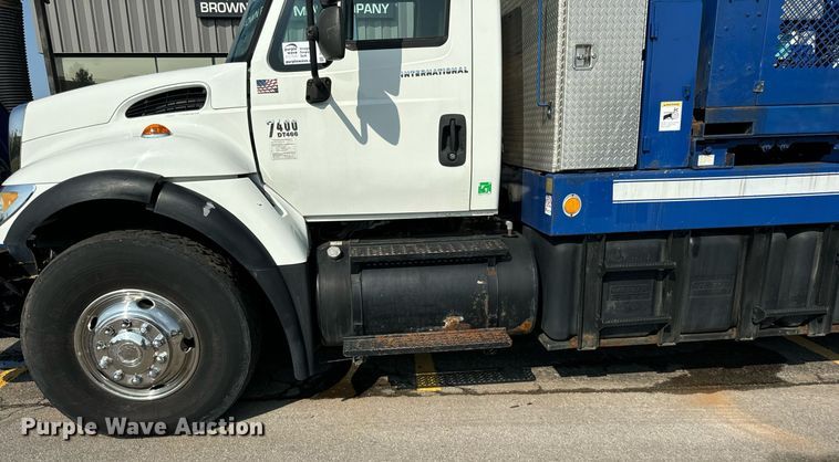 image for item DV5908 2007 International 7400 sewer jetter truck