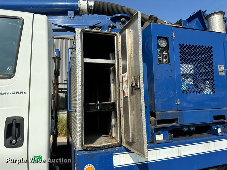 image for item DV5908 2007 International 7400 sewer jetter truck