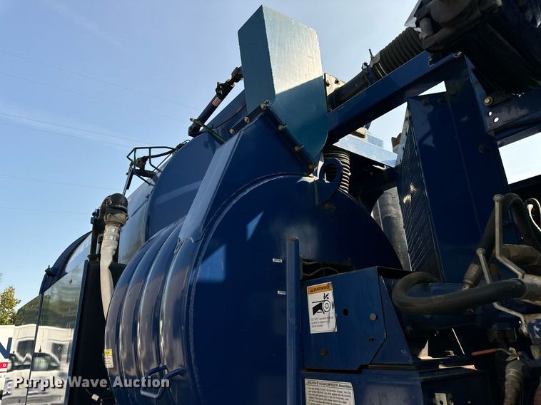 image for item DV5908 2007 International 7400 sewer jetter truck