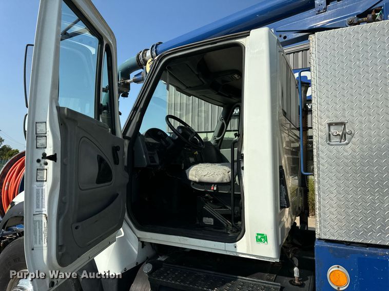 image for item DV5908 2007 International 7400 sewer jetter truck