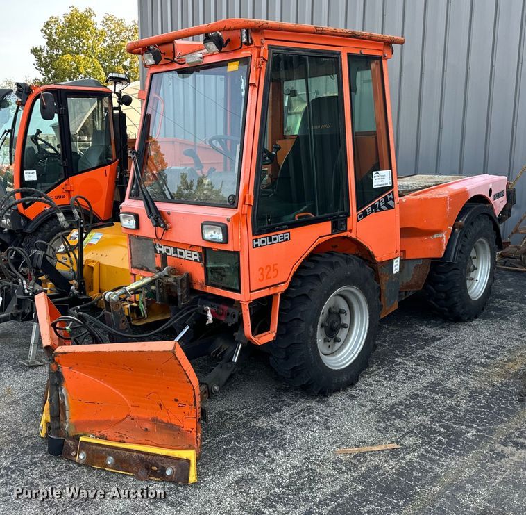 image for item DV5909 Holder  C9.72H municipal tractor